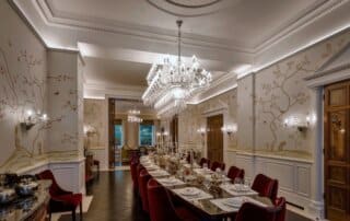 Luxury glass chandelier alternative to Lalique, handcrafted Italian sculptural lighting by Rocco Borghese.